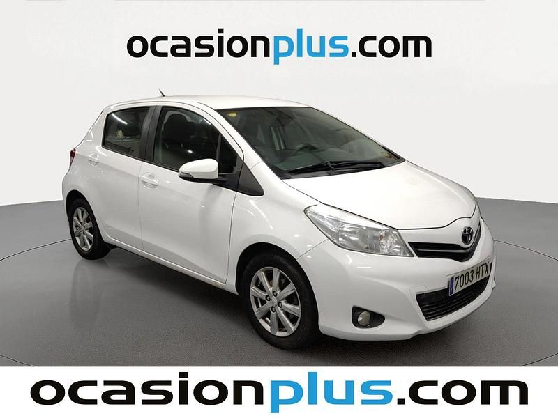 Używany Toyota Yaris Active 69 KM (50 kW) 2013 Biały Hatchback
