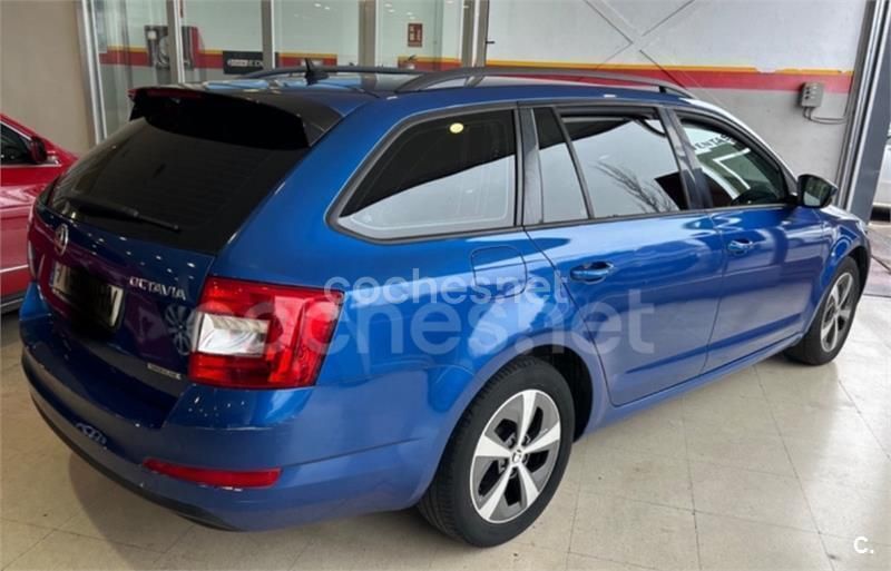 Azul Usado 2016 Skoda Octavia GreenLine Familiar | 7999 € (Un poco caro) - Imagen 1/4
