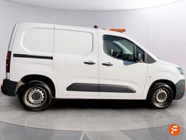 Usado Citroën Berlingo 102 CV (75 kW) 2022 Blanco Monovolumen