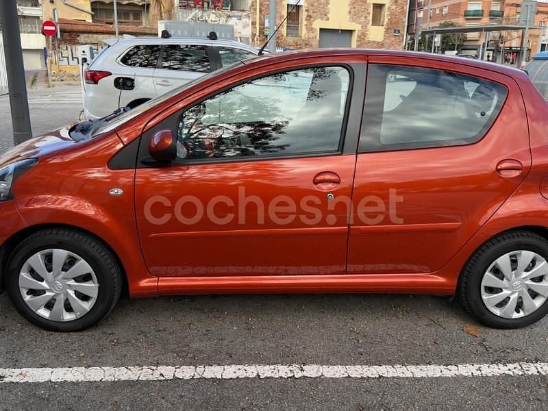 Naranja Usado 2013 Toyota Aygo Live Utilitario | 6990 € (Precio justo) - Imagen 1/4