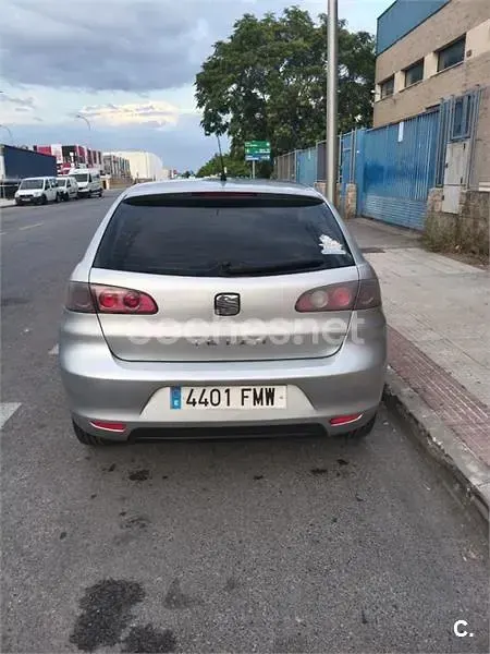 Usado Seat Ibiza Reference 80 CV (58 kW) 2007 Gris / plata Utilitario