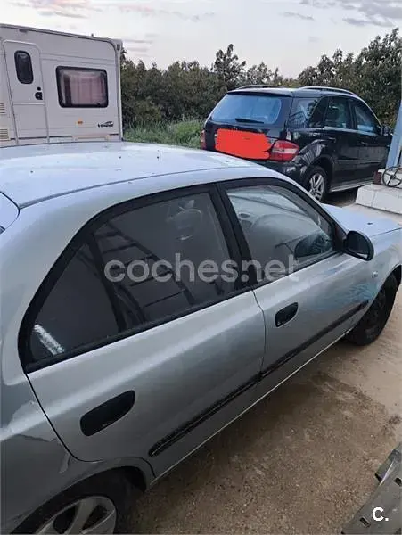 Usado Hyundai Accent 85 CV (62 kW) 2003 Azul Berlina