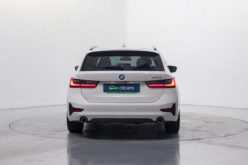 Usado BMW 318 150 CV (110 kW) 2020 Blanco Familiar