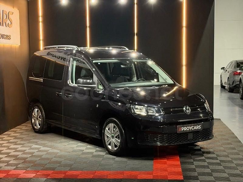 Usado VW Caddy Life 122 CV (89 kW) 2022 Negro Monovolumen
