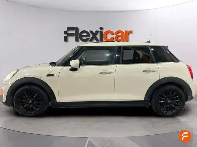 Usado Mini ONE 102 CV (75 kW) 2019 Beige Utilitario