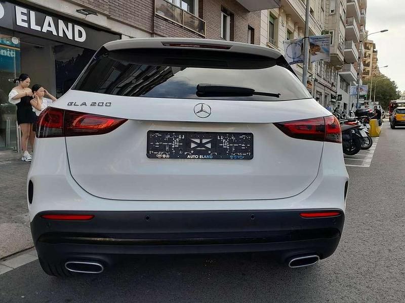 Usado Mercedes GLA200 AMG 163 CV (119 kW) 2021 Blanco SUV