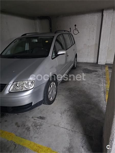 Usado VW Touran Advance 100 CV (73 kW) 2004 Gris / plata Monovolumen