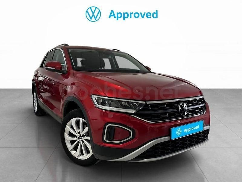 Usado VW T-Roc Life 150 CV (110 kW) 2023 Rojo SUV