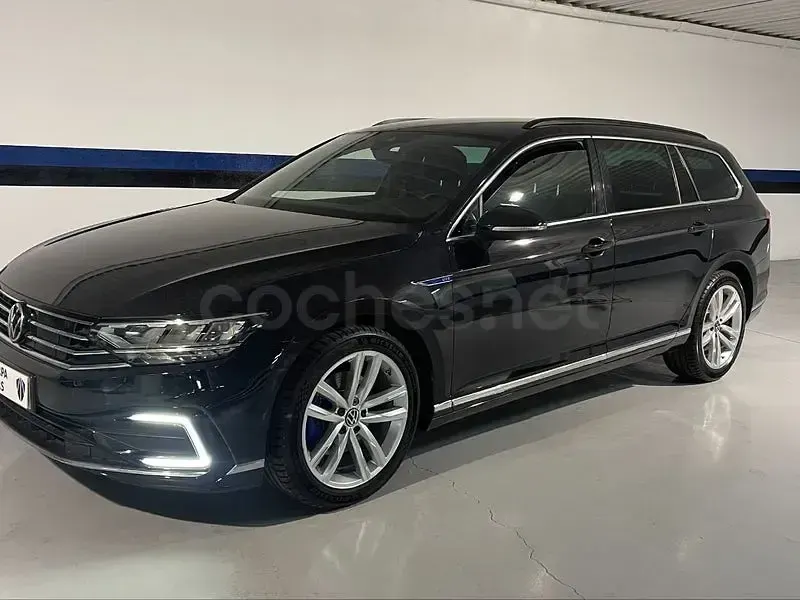 Usado VW Passat GTE 218 CV (160 kW) 2022 Negro Familiar