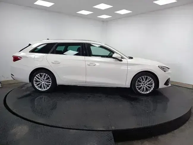Usado Seat Leon XCELLENCE 204 CV (150 kW) 2021 Blanco Berlina