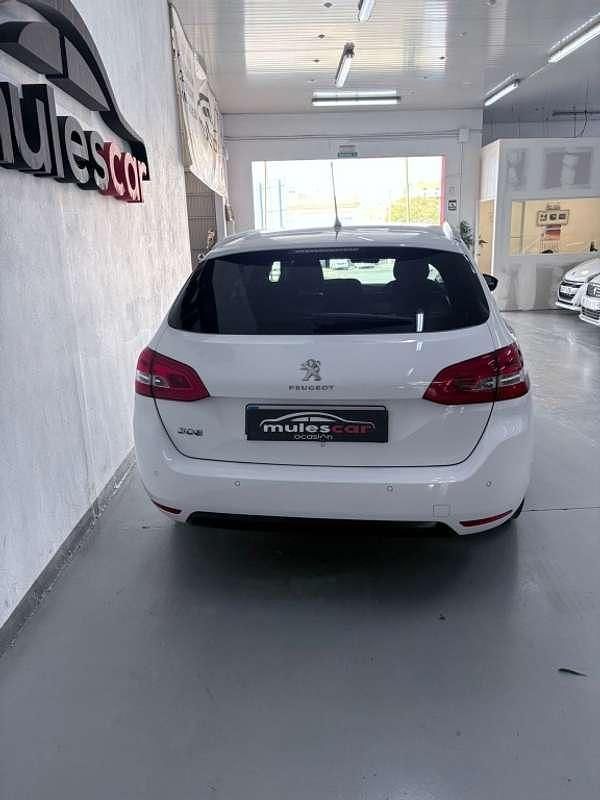 Usado Peugeot 308 SW Style 131 CV (96 kW) 2020 Blanco Familiar