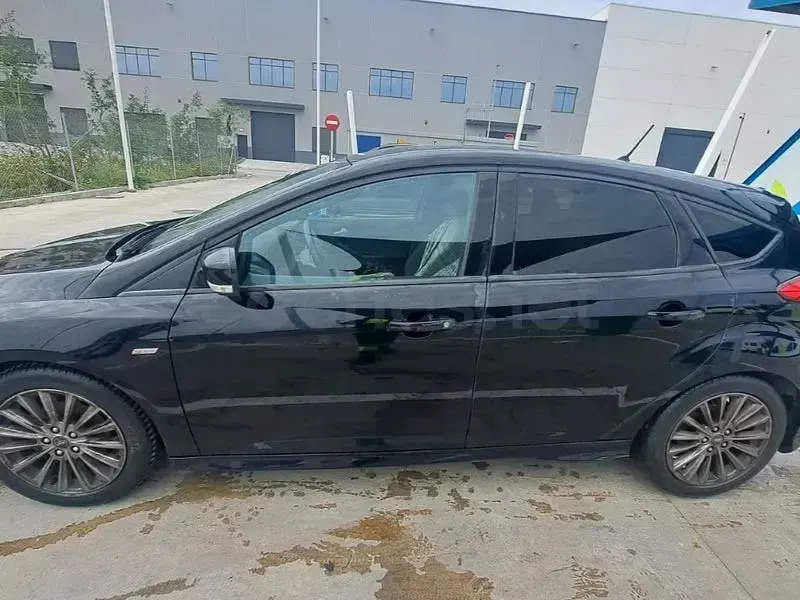 Begagnad Ford Focus Active 120 HK (88 kW) 2018 Svart Sedan