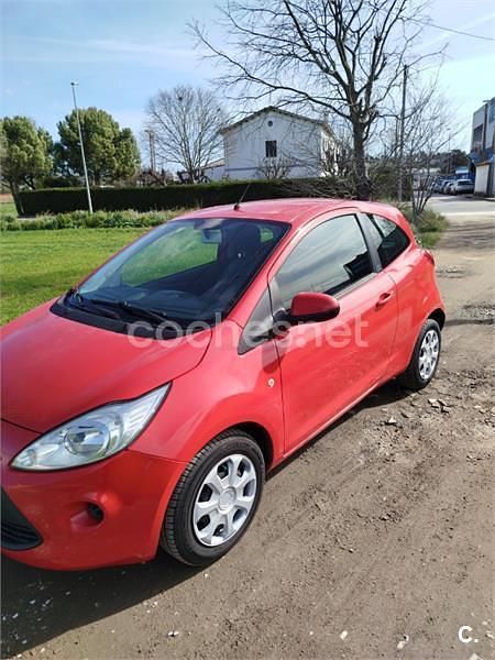 Usado Ford Ka 69 CV (50 kW) 2015 Rojo Berlina