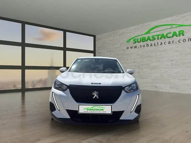 Usado Peugeot 2008 Active 110 CV (80 kW) 2021 Blanco SUV