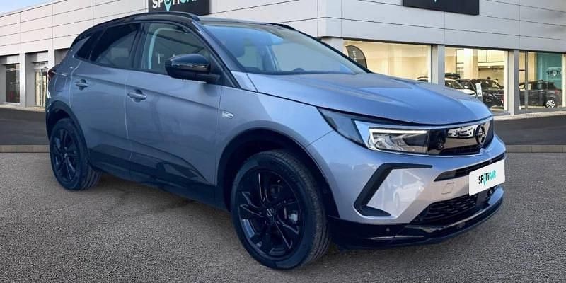 Usado Opel Grandland X GS Line 131 CV (96 kW) 2022 Gris SUV