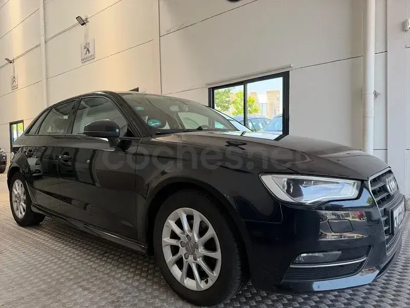 Usado Audi A3 110 CV (80 kW) 2015 Negro Berlina