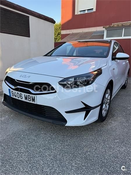 Usado Kia Ceed 100 CV (73 kW) 2022 Blanco Utilitario
