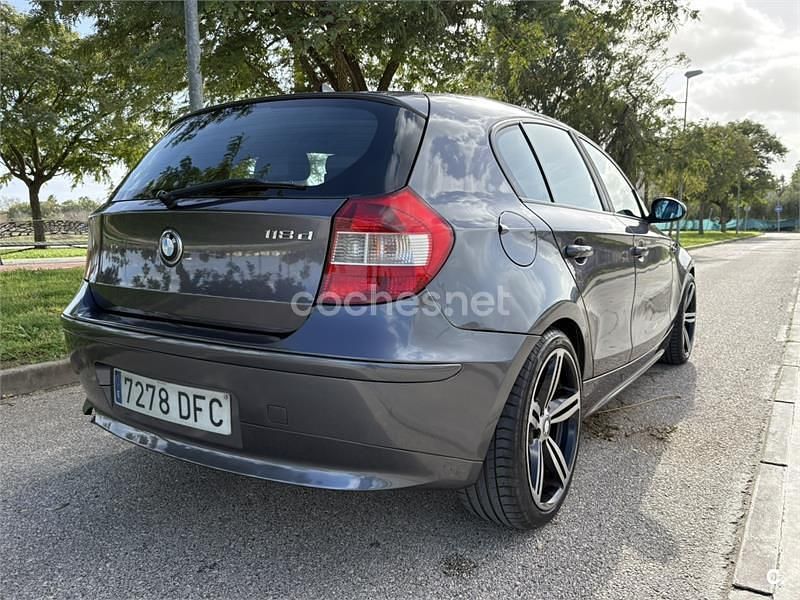 Usado BMW 118 122 CV (89 kW) 2005 Gris / plata Utilitario