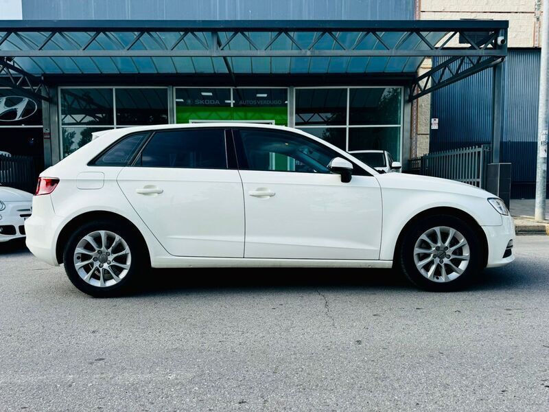 Usado Audi A3 Ambiente 150 CV (110 kW) 2014 Blanco Utilitario