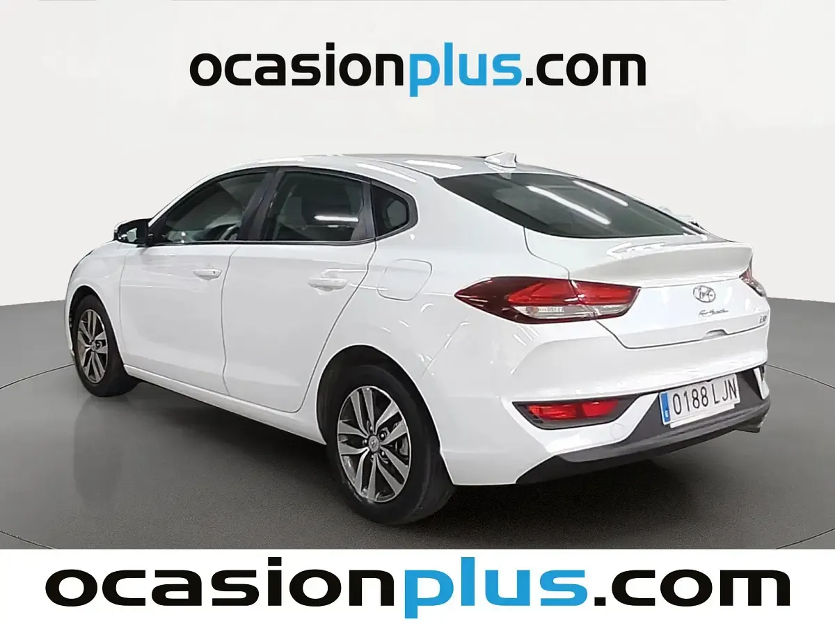 Usado Hyundai i30 120 CV (88 kW) 2020 Blanco Berlina