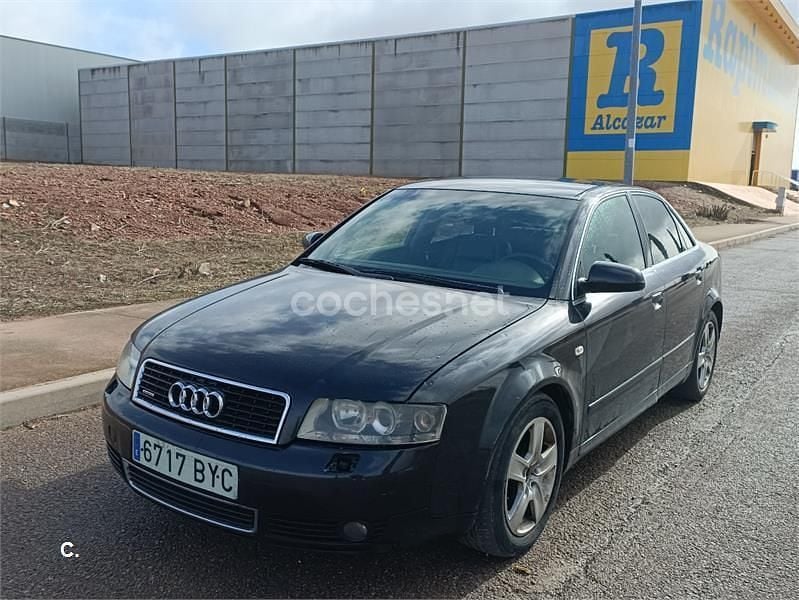Usado Audi A4 180 CV (132 kW) 2002 Negro Berlina