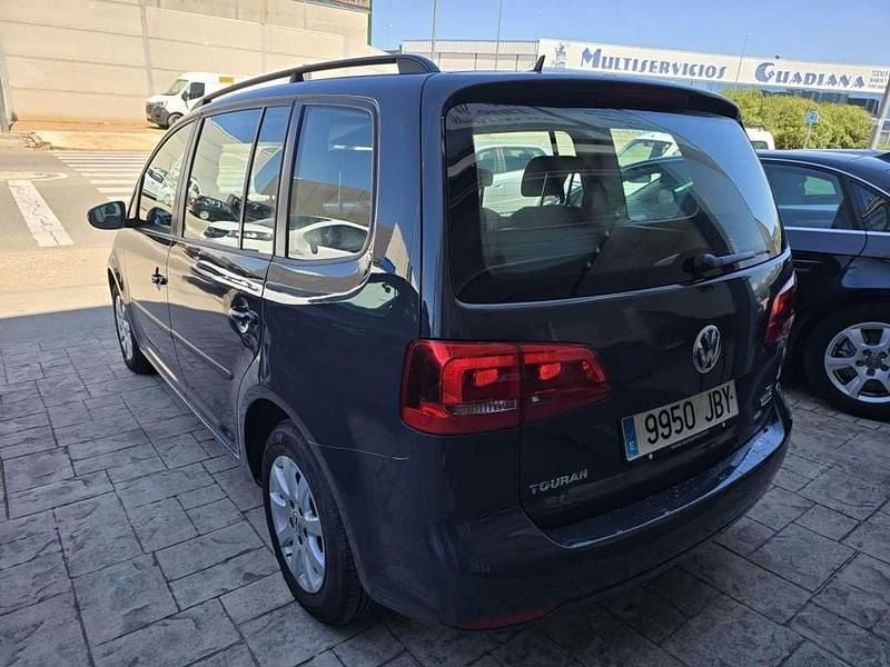 Usado VW Touran Edition 105 CV (77 kW) 2015 Gris Monovolumen