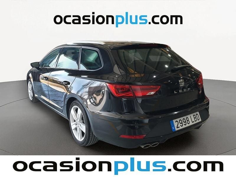 Usado Seat Leon FR 150 CV (110 kW) 2019 Negro Monovolumen