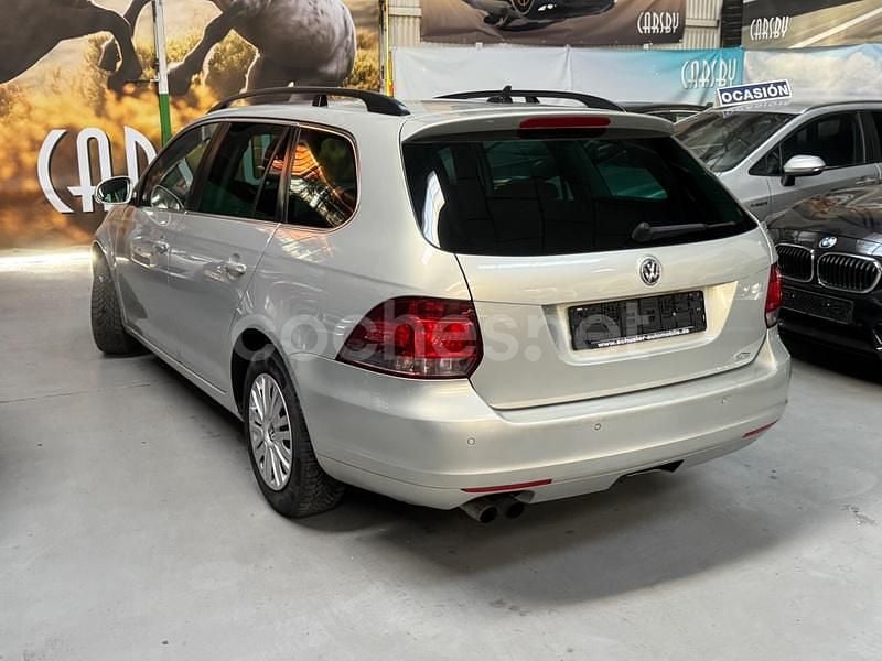 Usado VW Golf V Highline 122 CV (89 kW) 2009 Gris / plata Familiar