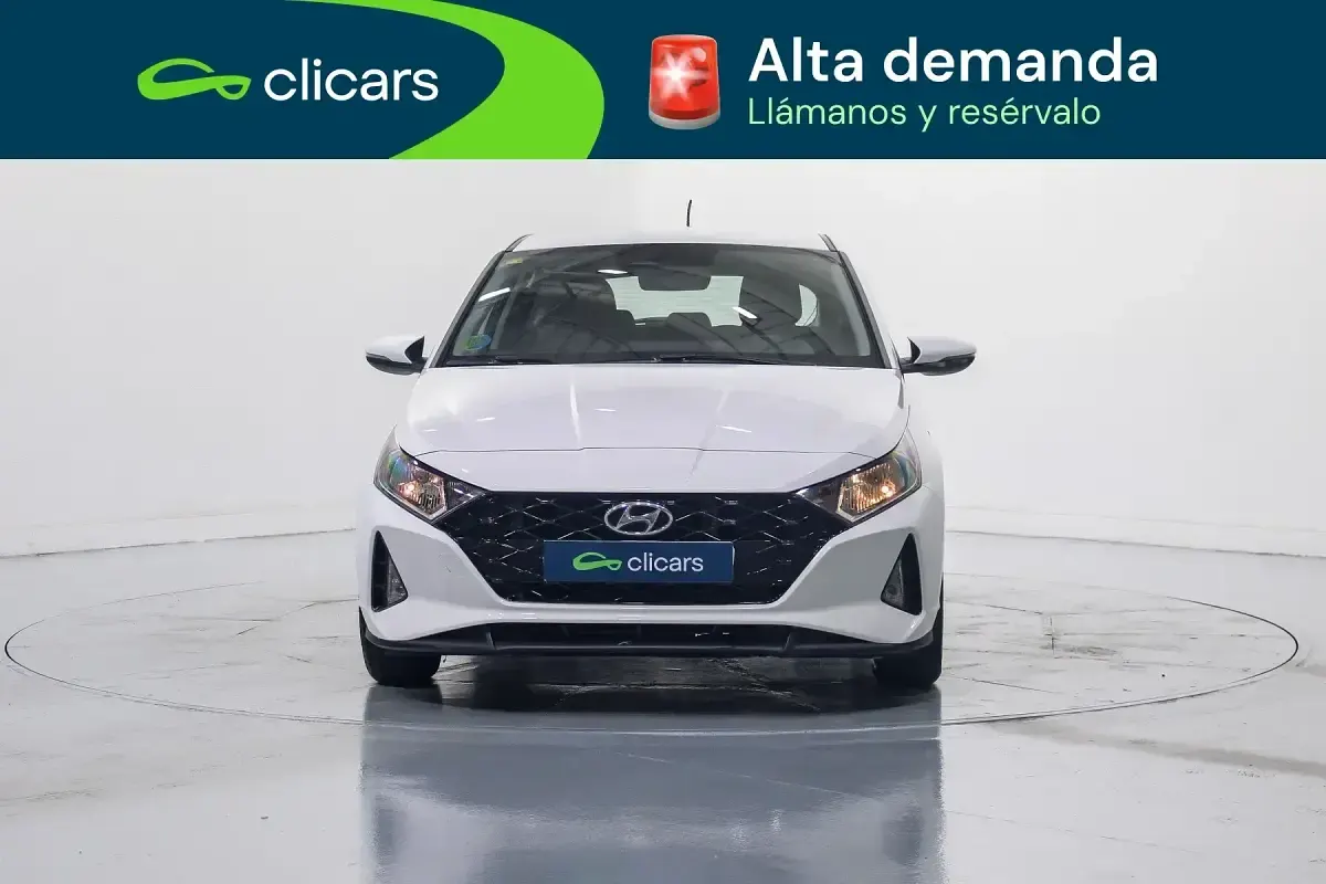 Usado Hyundai i20 100 CV (73 kW) 2021 Blanco Utilitario