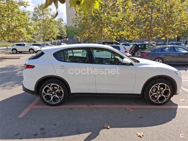 Blanco Usado 2018 Alfa Romeo Stelvio Executive SUV | 25.500 € (Super precio) - Imagen 1/4