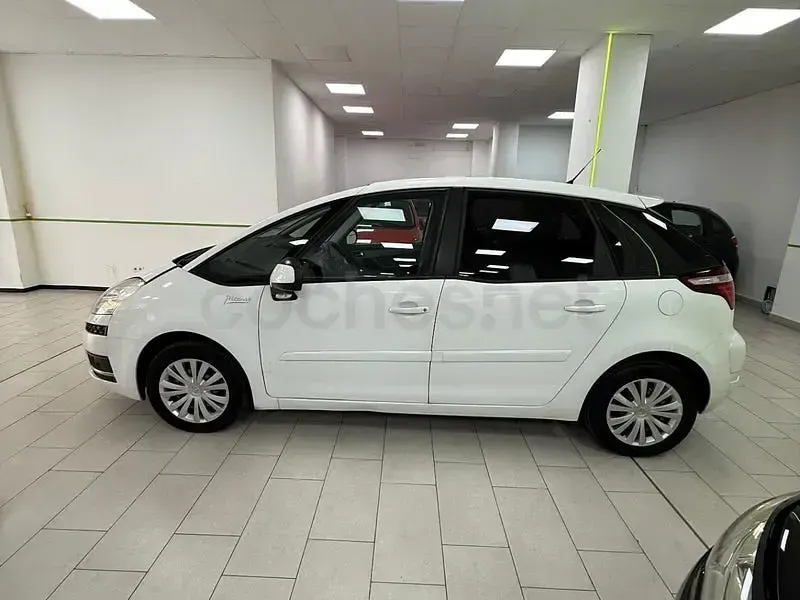 Usado Citroën C4 Picasso Attraction 120 CV (88 kW) 2013 Blanco Monovolumen