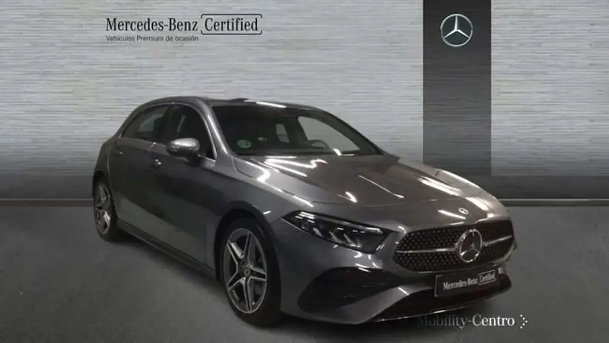 Usado Mercedes A180 109 CV (80 kW) 2024 Gris Utilitario