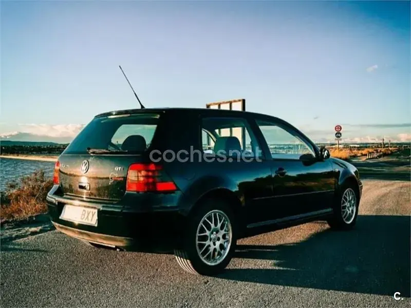 Usado VW Golf IV GTI 150 CV (110 kW) 2002 Negro Berlina