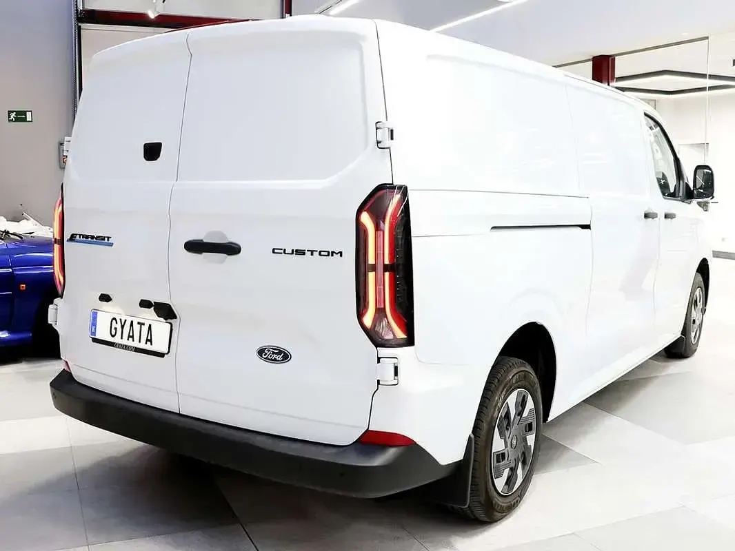 Usado Ford E-Transit Trend 100 kW (136 CV) 2024 Blanco Van