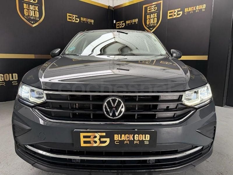 Gris / plata Usado 2021 VW Tiguan Life SUV | 19.990 € (Super precio) - Imagen 1/4
