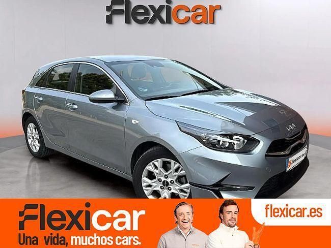 Gris Usado 2023 Kia Ceed Berlina | 22.490 € (Caro) - Imagen 1/4