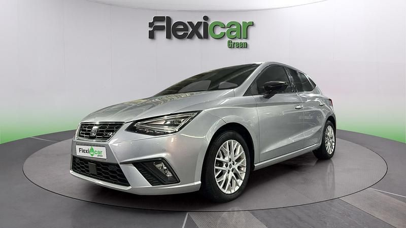 Usado Seat Ibiza Style 116 CV (85 kW) 2024 Gris Utilitario