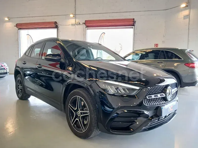 Usado Mercedes GLA250 218 CV (160 kW) 2024 Negro SUV