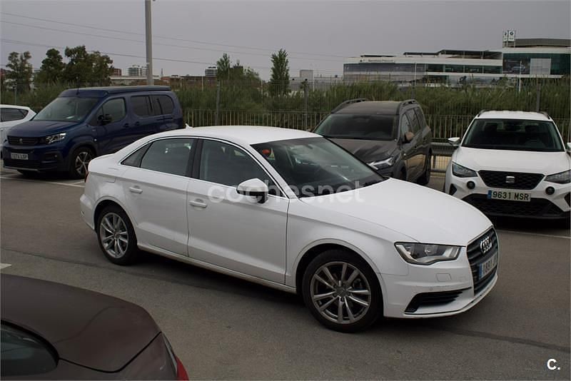 Usado Audi A3 Advanced 125 CV (91 kW) 2016 Blanco Berlina