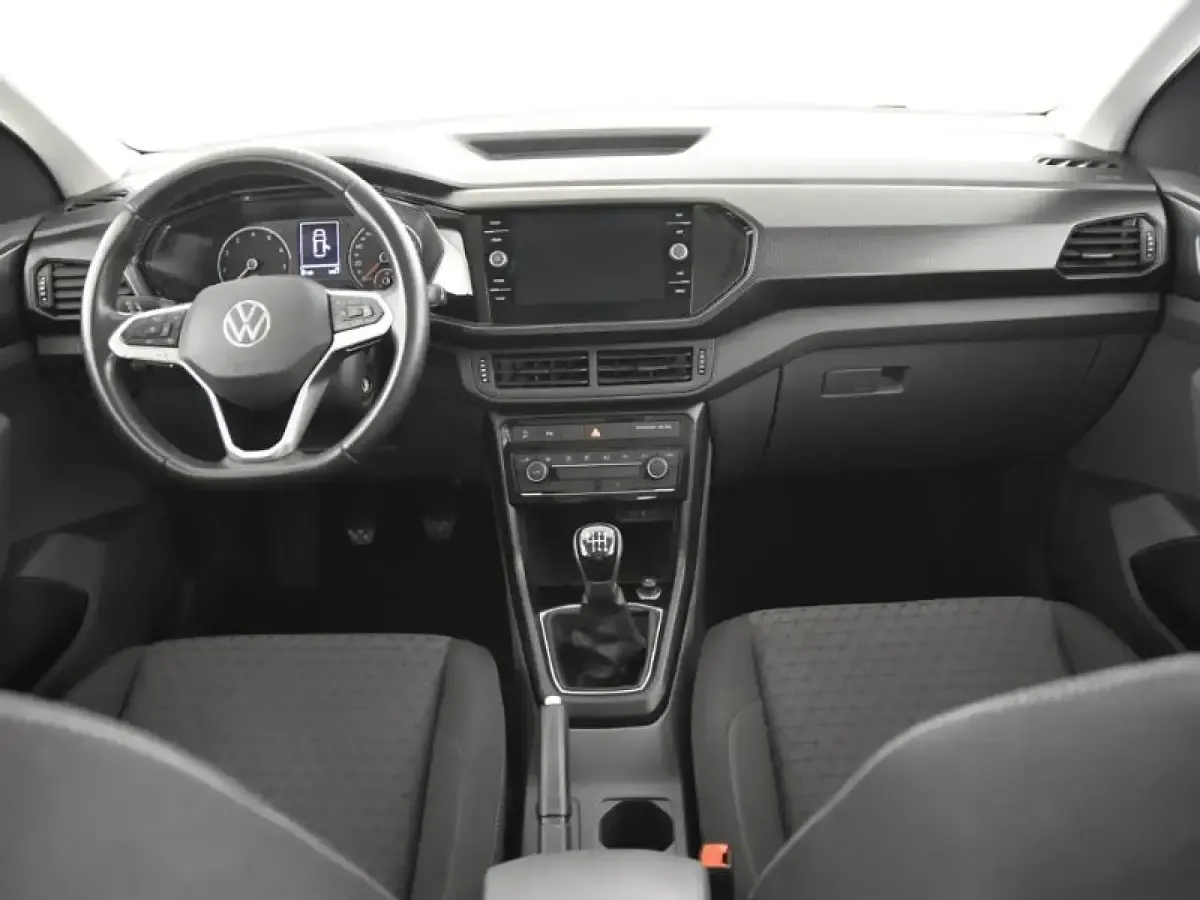 Usado VW T-Cross Advance 110 CV (80 kW) 2021 Gris/plata SUV