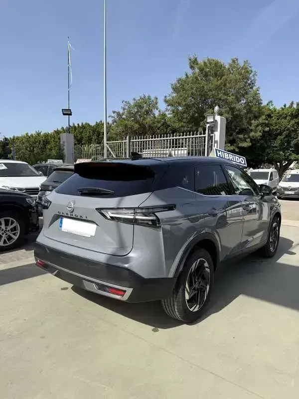 Usado Nissan Qashqai 160 CV (117 kW) 2025 Gris SUV
