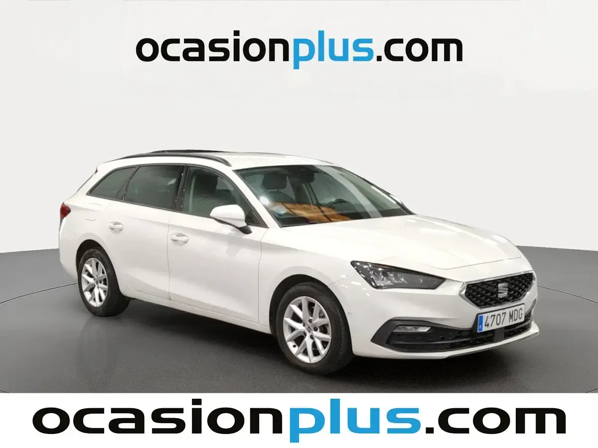 Usado Seat Leon Style 110 CV (80 kW) 2023 Blanco Monovolumen
