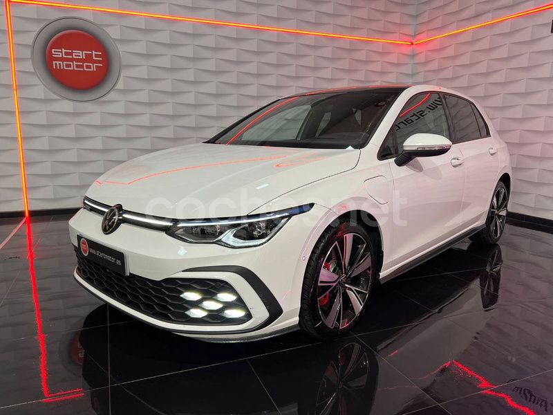 Blanco Usado 2021 VW Golf VIII GTE Berlina | 31.500 € - Imagen 1/4