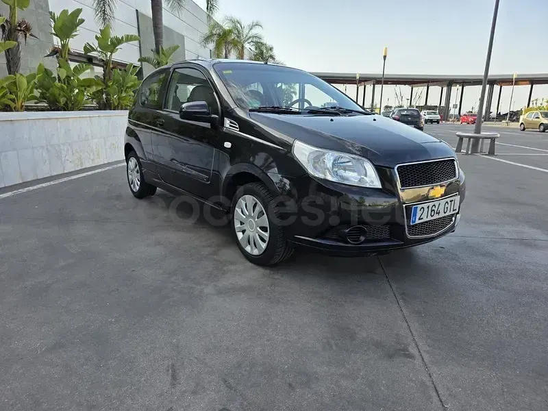 Usado Chevrolet Aveo LS 101 CV (74 kW) 2010 Negro Berlina