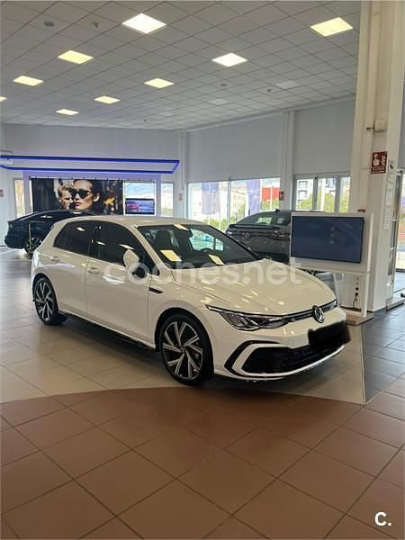 Usado VW Golf VIII R-line 131 CV (96 kW) 2024 Blanco Familiar