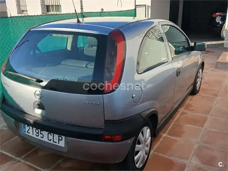 Usado Opel Corsa Club 75 CV (55 kW) 2003 Gris / plata Utilitario