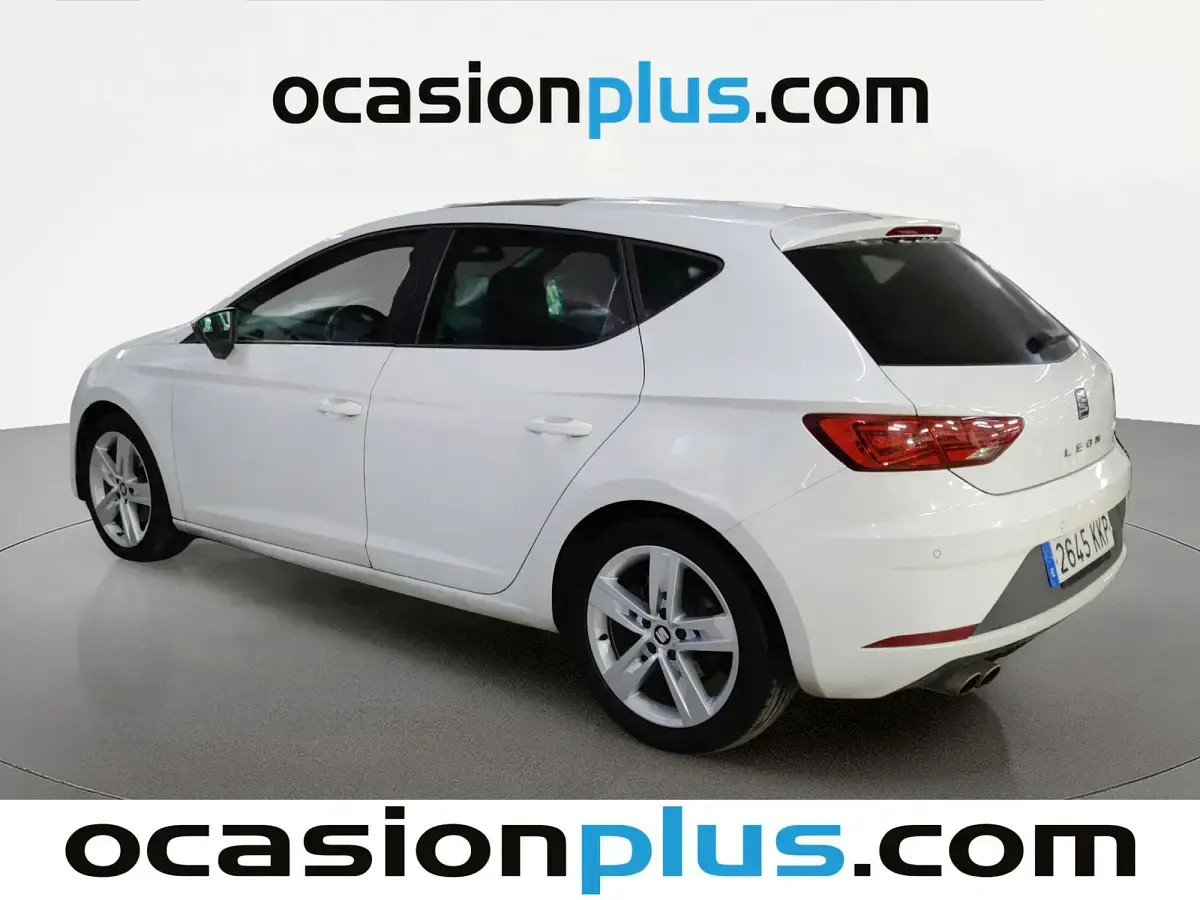 Usado Seat Leon FR 125 CV (91 kW) 2018 Blanco Utilitario