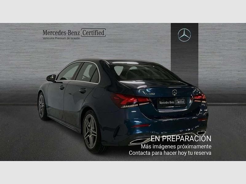 Occasion Mercedes 260 101 PK (74 kW) 2023 Blauw Sedan