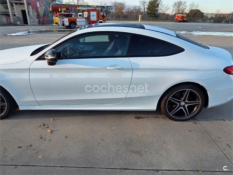Usado Mercedes C220 AMG line 170 CV (125 kW) 2016 Blanco Coupe