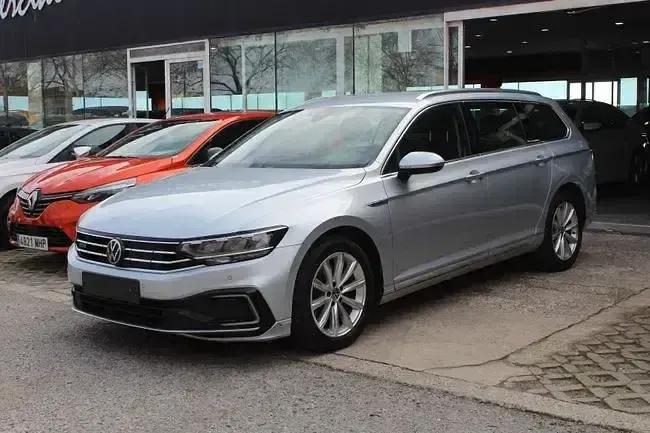 Usado VW Passat GTE 219 CV (161 kW) 2023 Gris Familiar